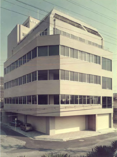 1970年総合ビル（現本社ビル）を新築